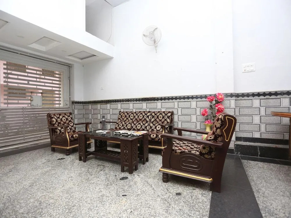 Oyo 23090 Hotel Mani Bhai Patel