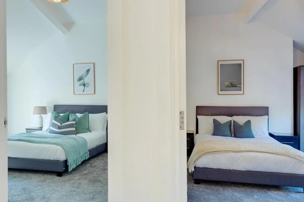 Scarborough 2BR Apt Near Beach & Park