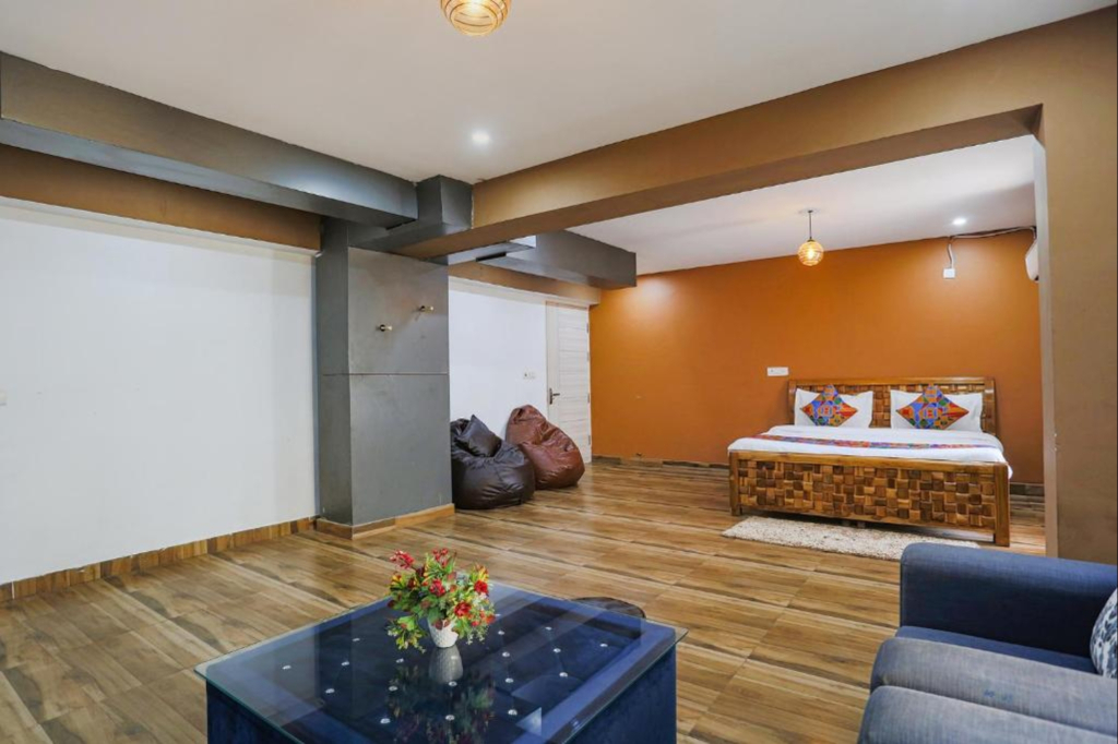 Hotel Sky Rise Inn Near Medanta - The Medicity, Gurugram