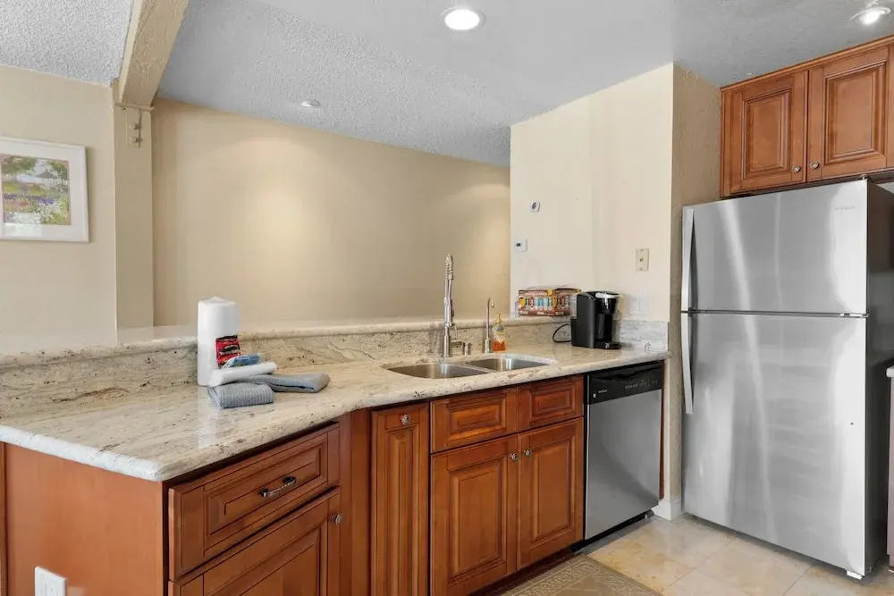 Lakeview Condo