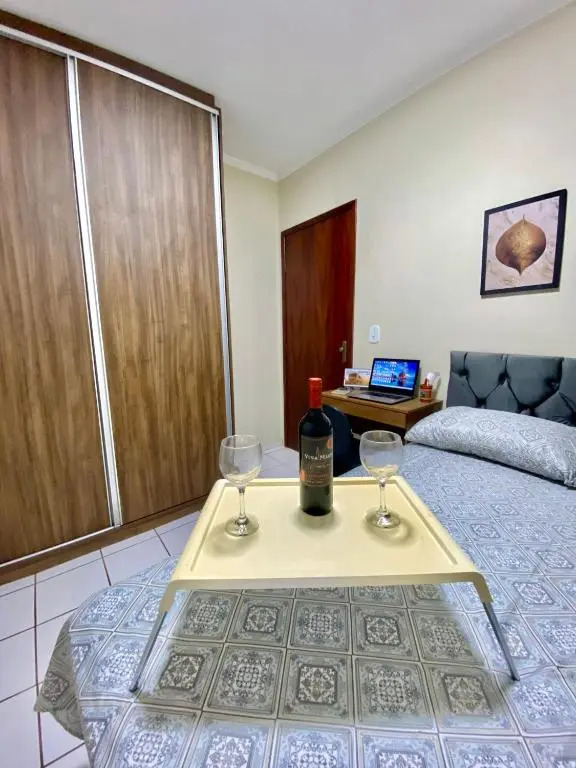 Apto charmoso na V Planalto prox Shopping Wifi ArCond Home Office em Dourados CPflats