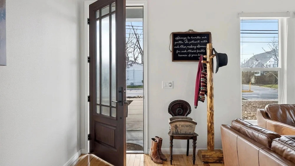 Chestnut Ember by Avantstay Indoor-outdoor Living + Firepit + Balcony + Near Downtown Austin Hotspots