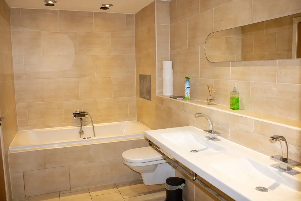5 Bedroom 3 Bathroom Penthouse Apartment