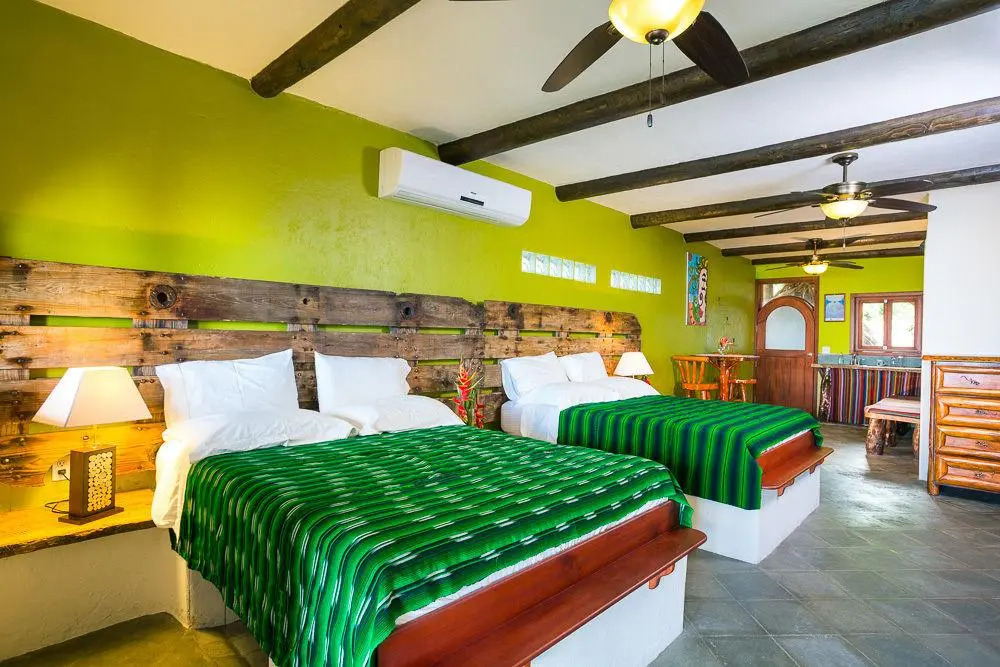 Tranquilseas Eco-Lodge And Diving Center