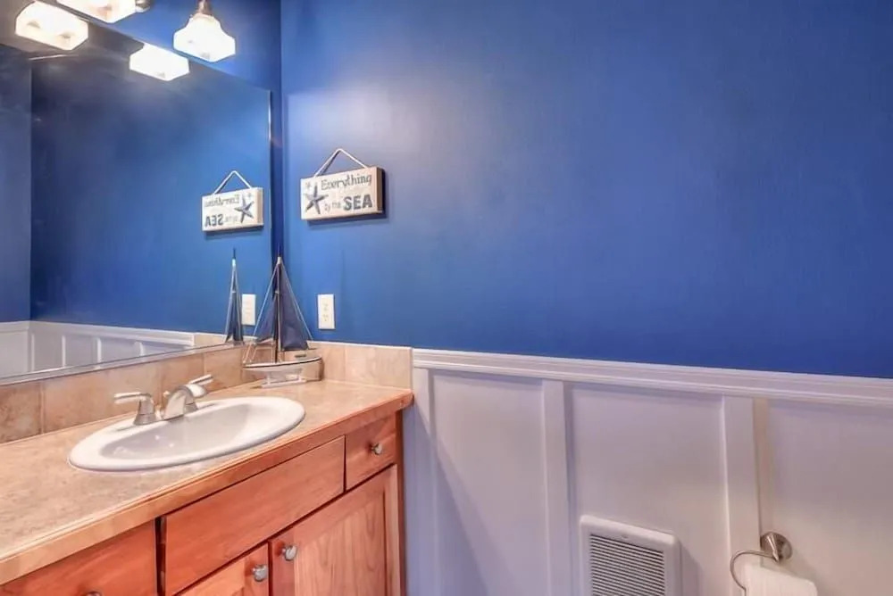 Charming Escape with Hot Tub and Game Amenities - Delightful Family Haven