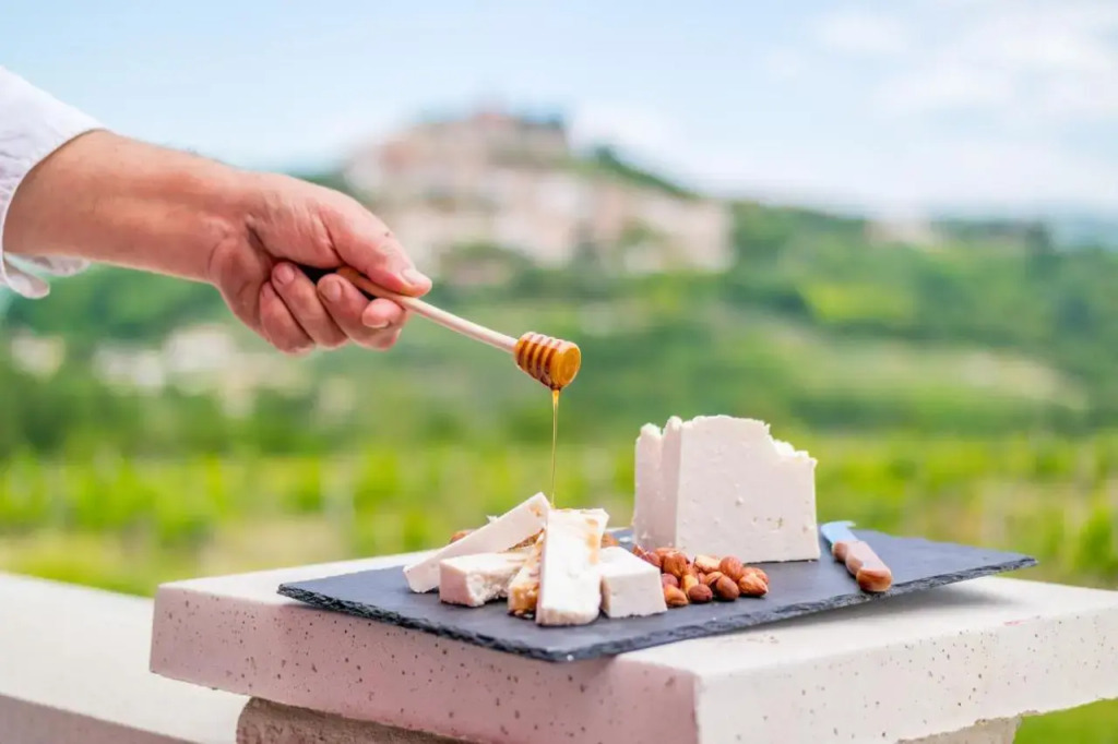 Casa Rossa Motovun, Boutique Istrian Guesthouse Motovun