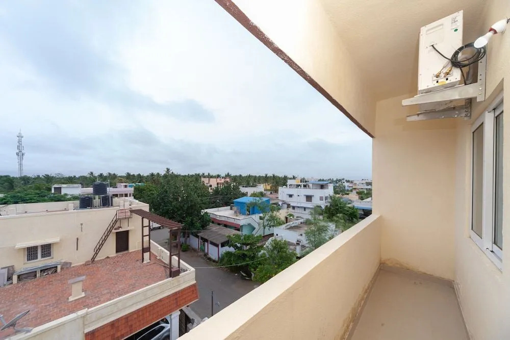Oyo 15702 Thulsi Residency