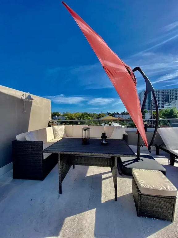 Family 3BR House W Amazing Private Pool Parking
