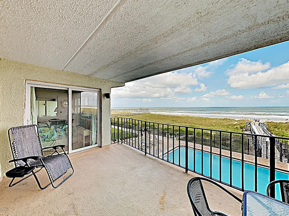 New Listing! Fernandina Beach Oasis W/ Pool 3 Bedroom Condo