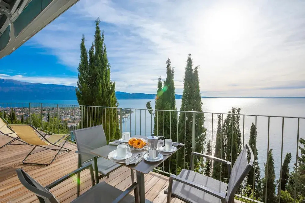 Rustichel Lake View in Toscolano Maderno