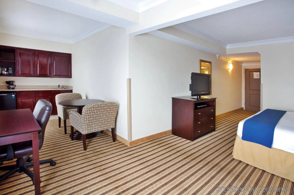 Holiday Inn Express Hotel & Suites Byron by IHG