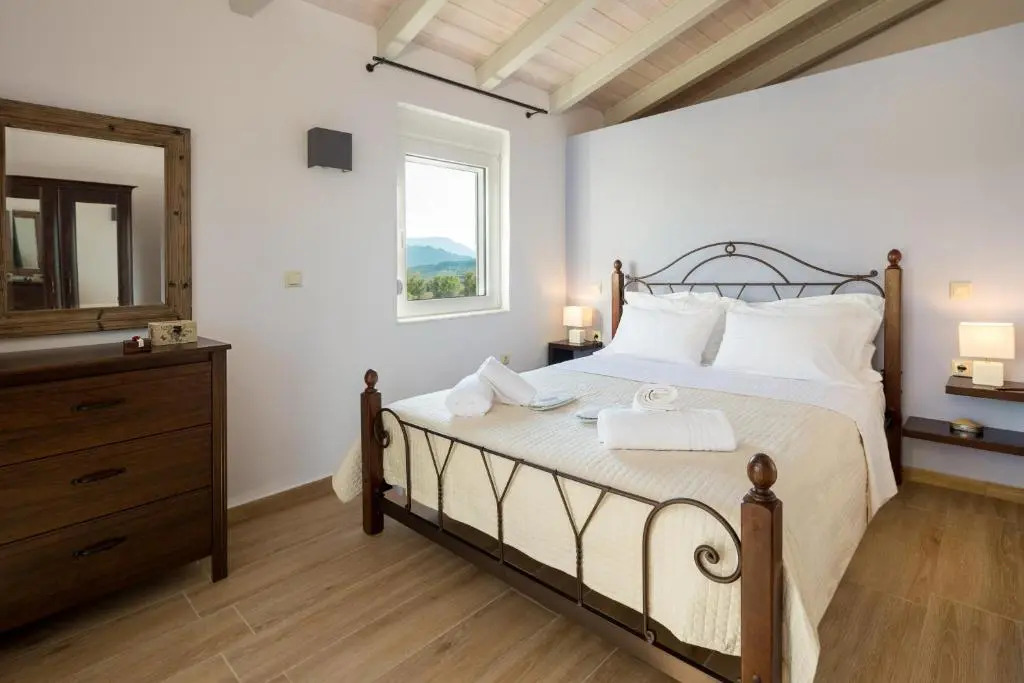 Big Blue Villa in Kisamos, 10 meters from Sea