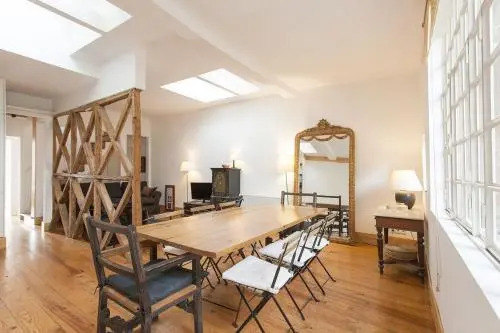 Central, Charming, Quiet, Garden and Parking