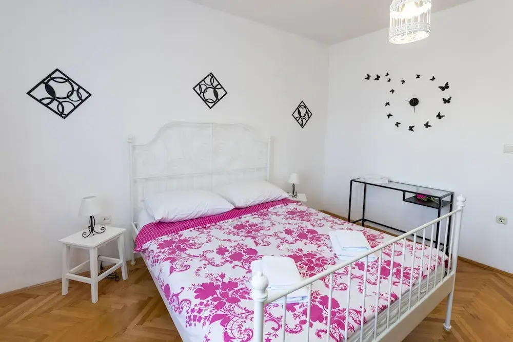 Apartments Zmika
