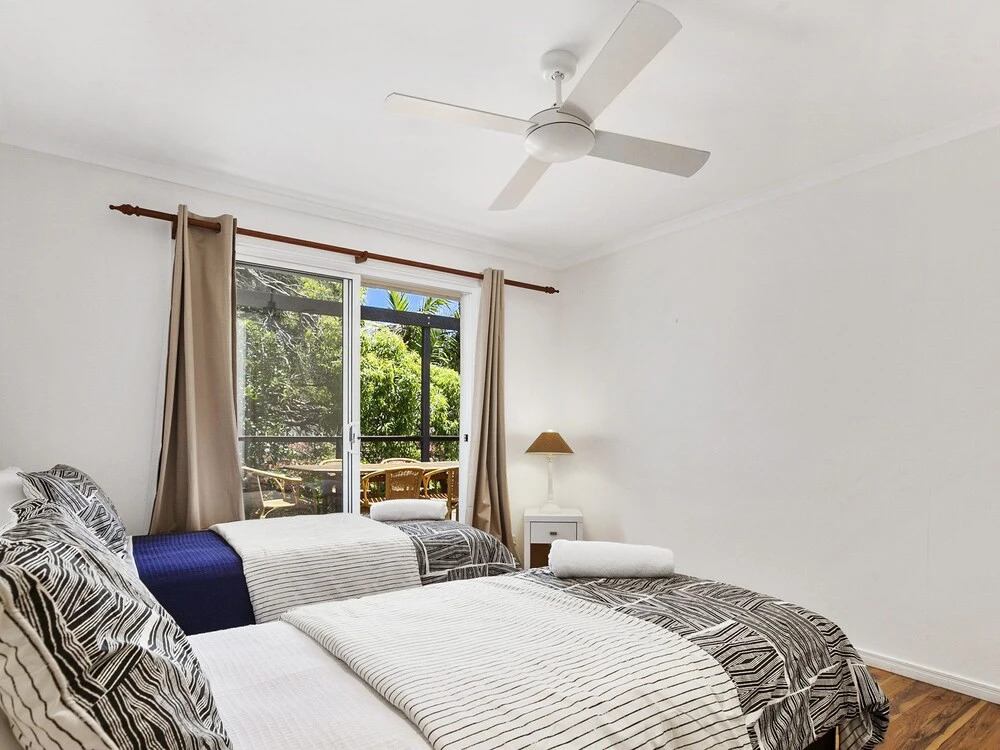 Stunning Sunshine Beach House in Prime Location - 31 Ferguson Street
