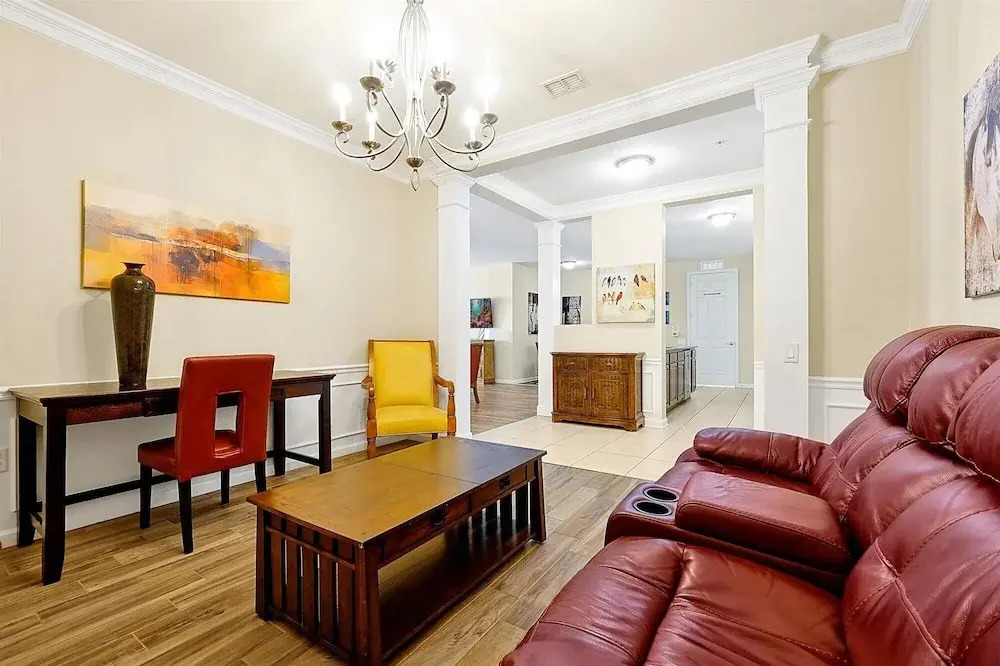 Gorgeous 3 Bed Lakeview, Vista Cay - 1010
