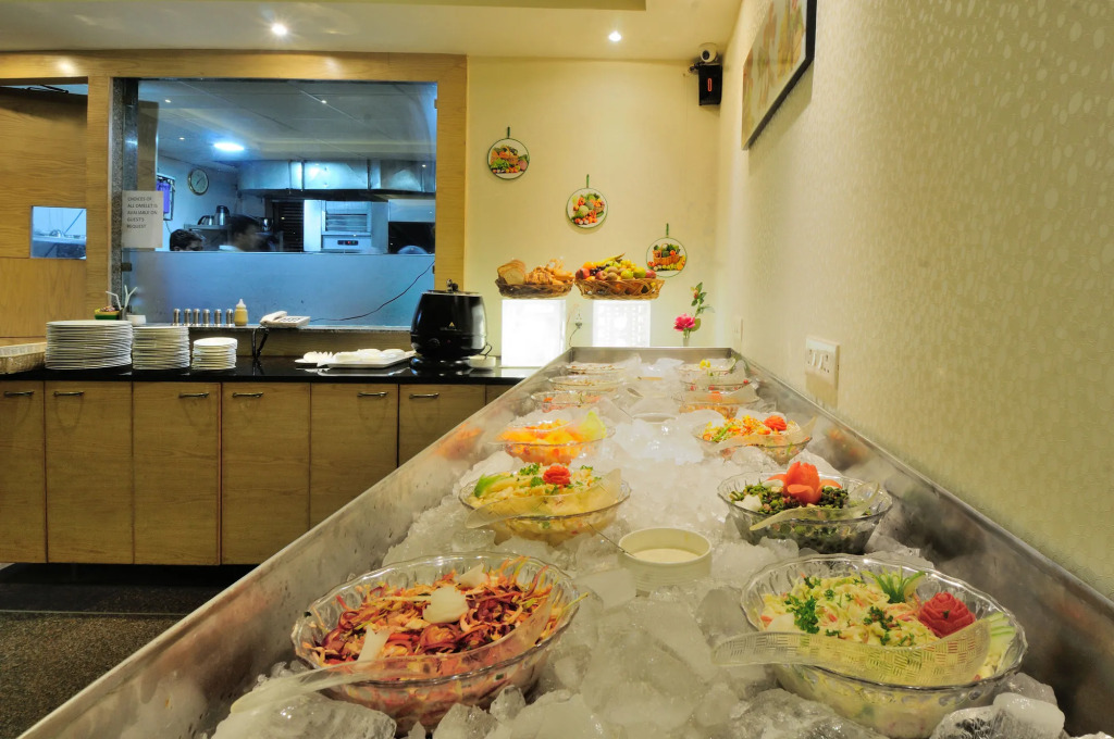 Aman Continental With Restaurant - 5Mins from Connaught Place ,Railway Station & Metro
