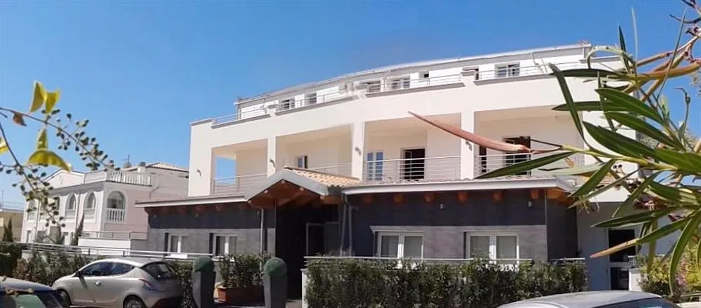 Leoni Hotel & Private Spa