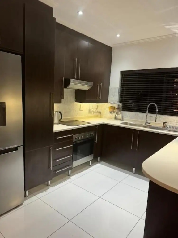 Lovely 2 Bedroom Apartment Near Monte Casino