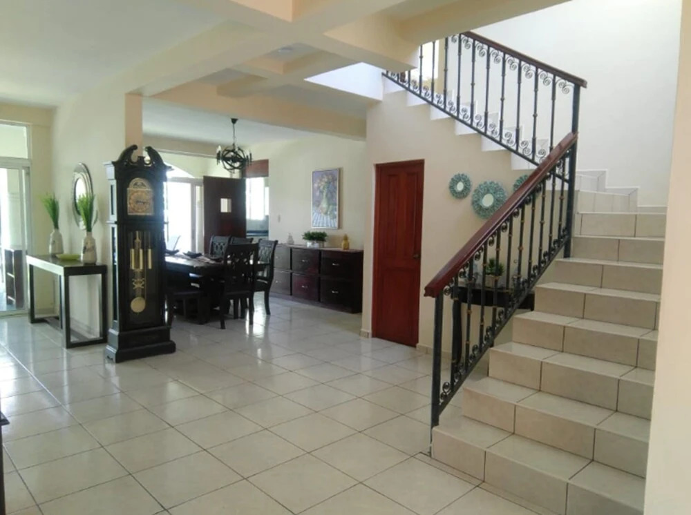 Entire House Spacious and Elegant