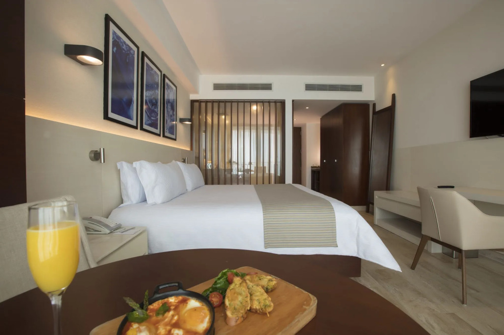 Altitude at Krystal Grand Cancun - All Inclusive
