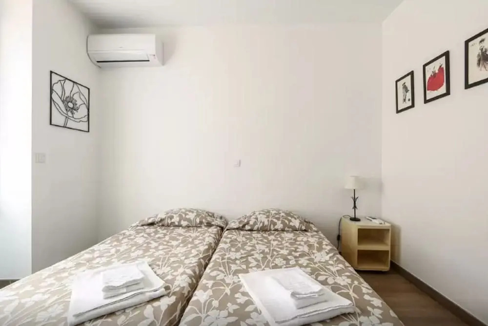 Sunny and Modern 1 Bedroom with Balcony2