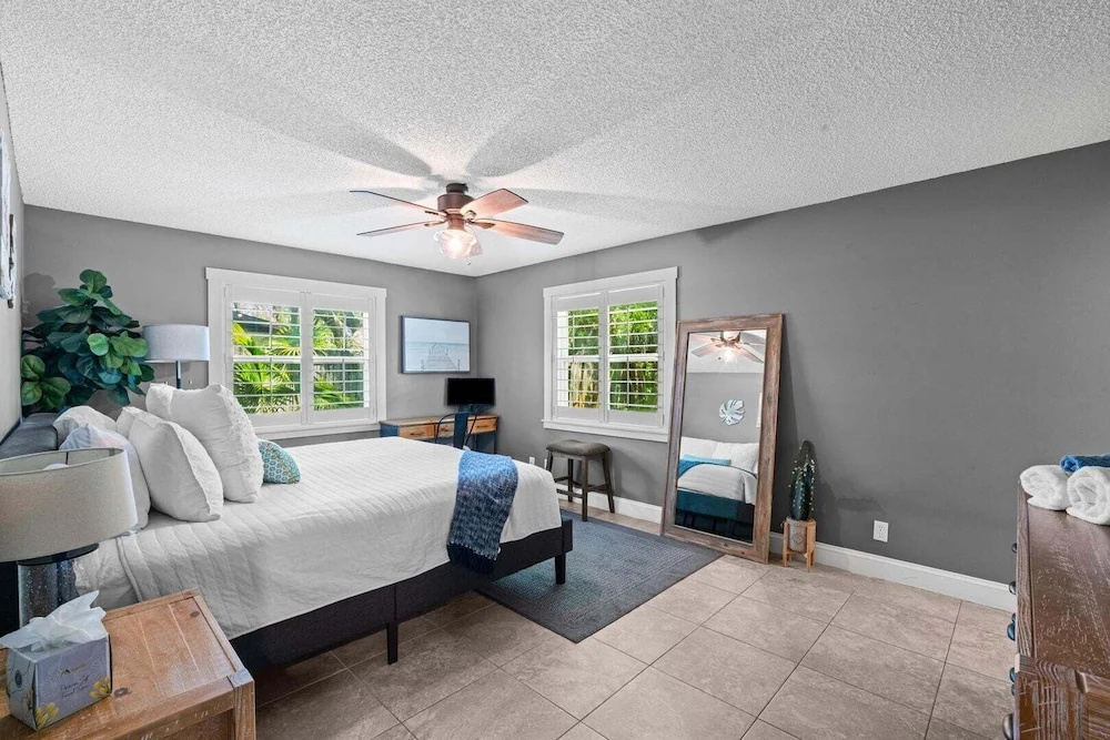 Vilano Beach I Ocean - Private Pool - Fire Pit 3 Bedroom Home