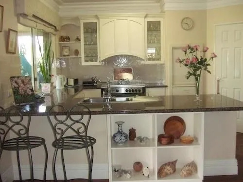 83 on Swan B&B