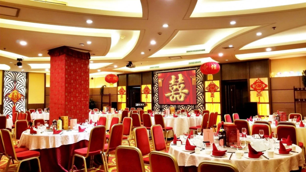 Elegance Hotel Tianjin