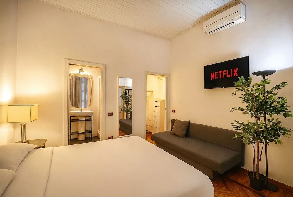 dHomes - Apartments and Rooms - Room 102