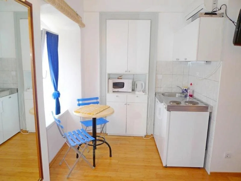 Apartments Kula