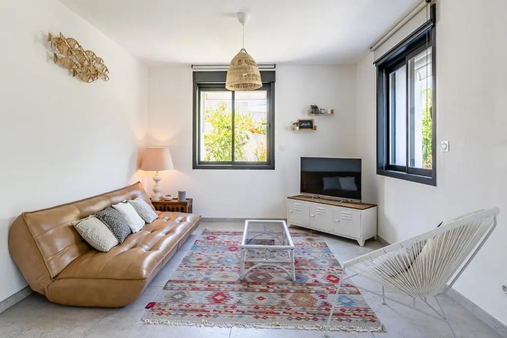 Le Clos - appartement Cassis, jardin 120m2, 2 places parking proche center et mer