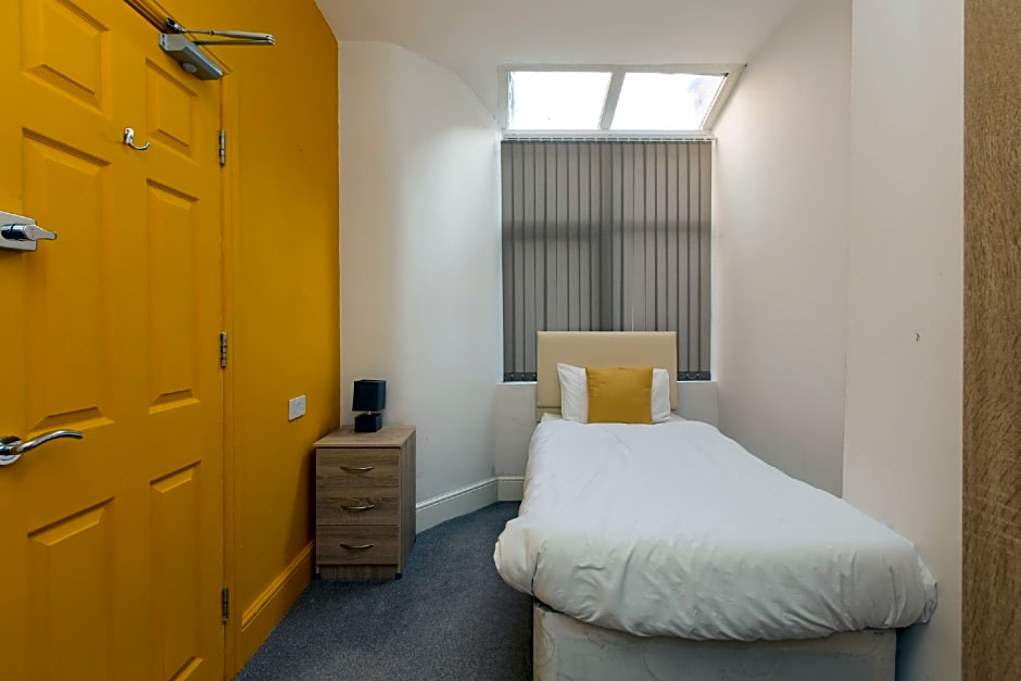 Townhouse @ 27 Electricity St Crewe