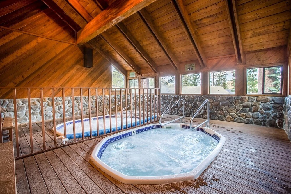 Courchevel 14 Remodeled Light and Bright Mountain Cabin, Walk to Canyon Lodge Slopes by RedAwning