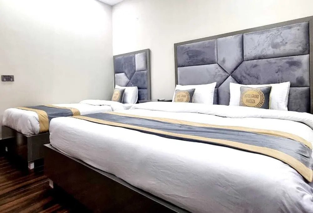 Hotel Grand Pakeeza