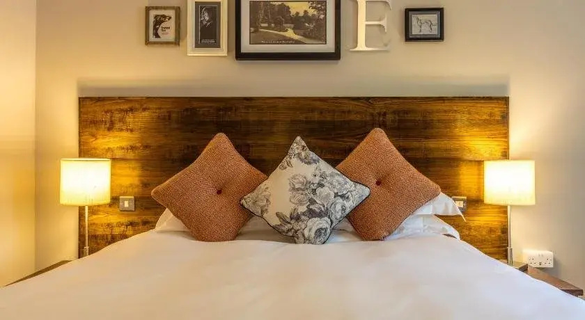 Greyhound Hotel
