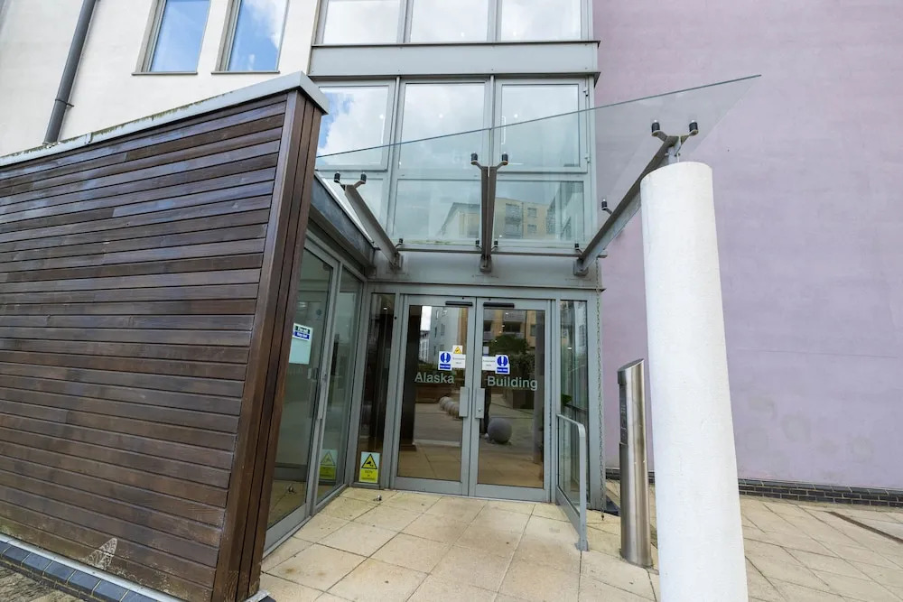 Beautiful and Spacious 2-bed Apartment in London