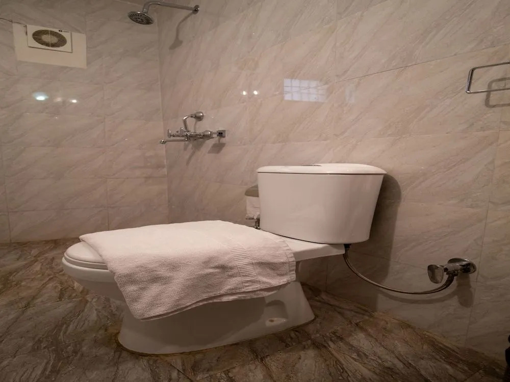 OYO 14537 Hotel Amer Haveli