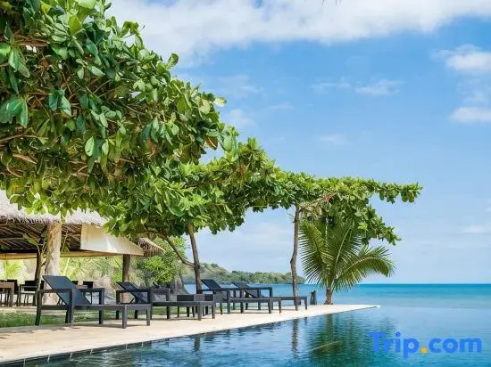 Oceanfront Luxury Villa with Private Pool