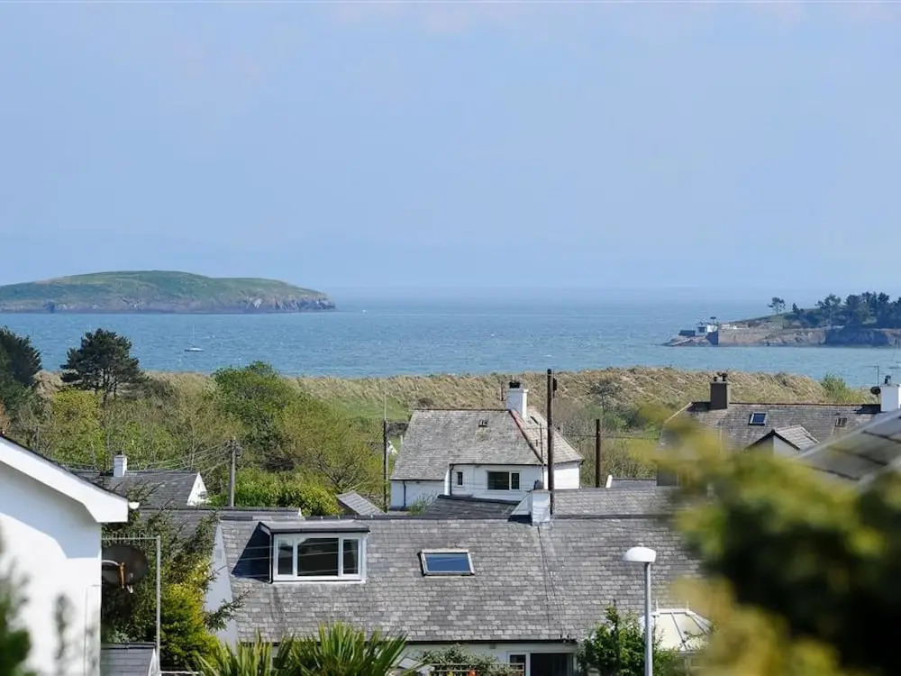 A Comfortable Stay in This House Near Abersoch and Snowdonia National Park