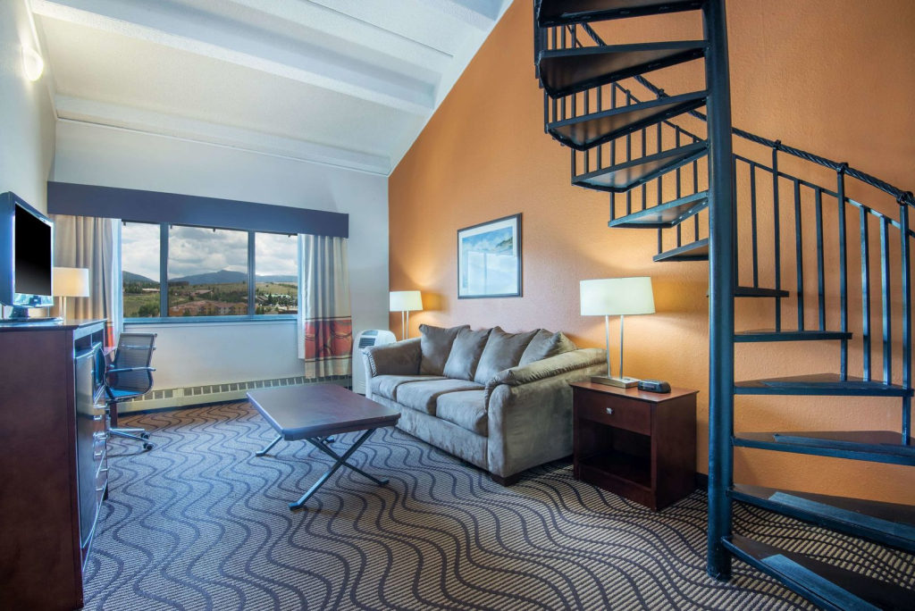 Mountain Valley Inn & Suites