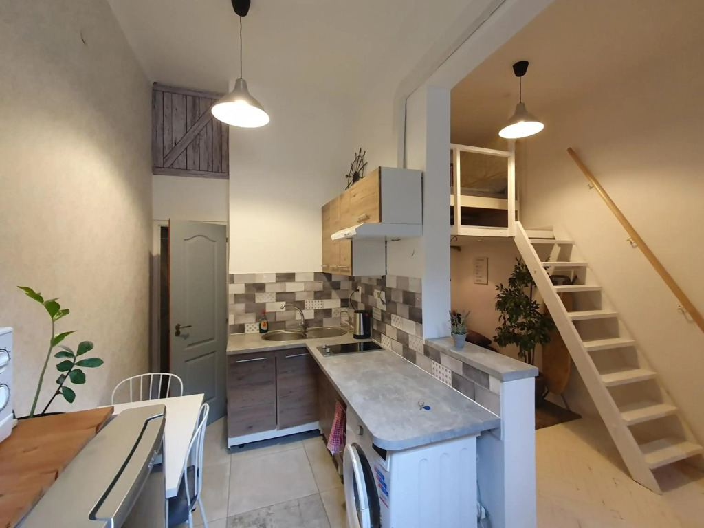Cozy studio apartment with air condition
