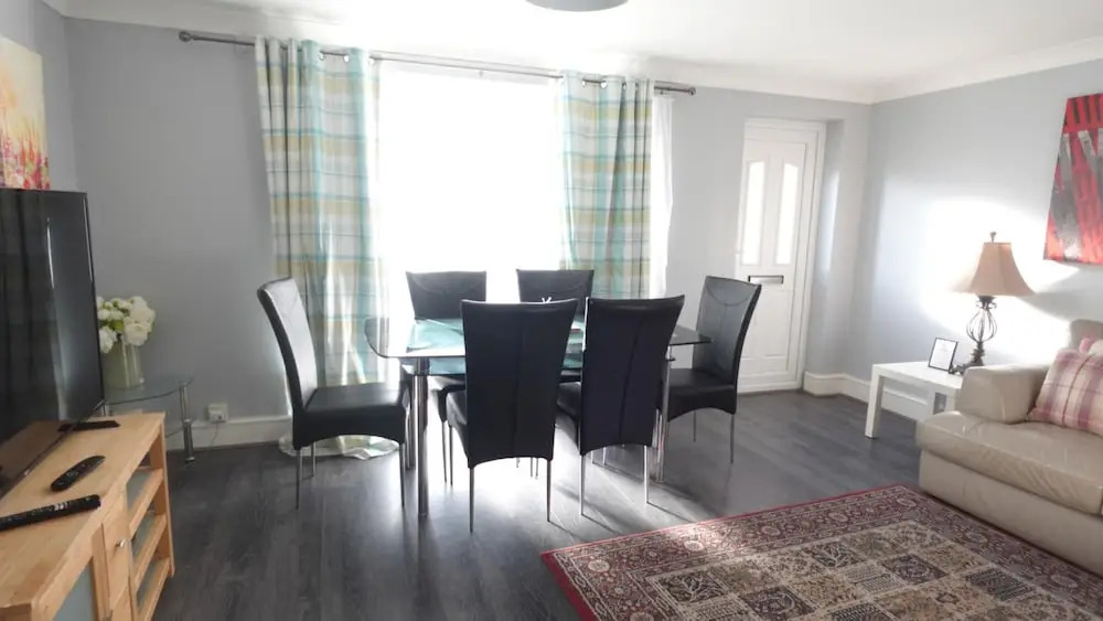 Huku Kwetu - Brentwood Townhouse