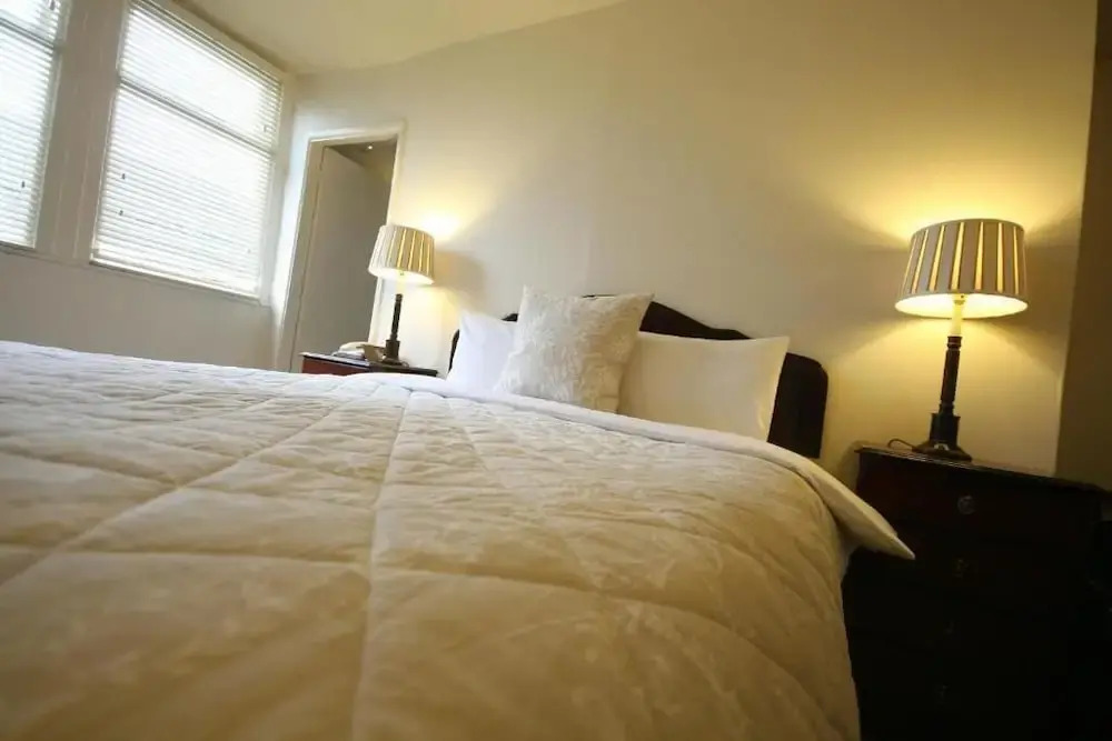 Crown Hotel