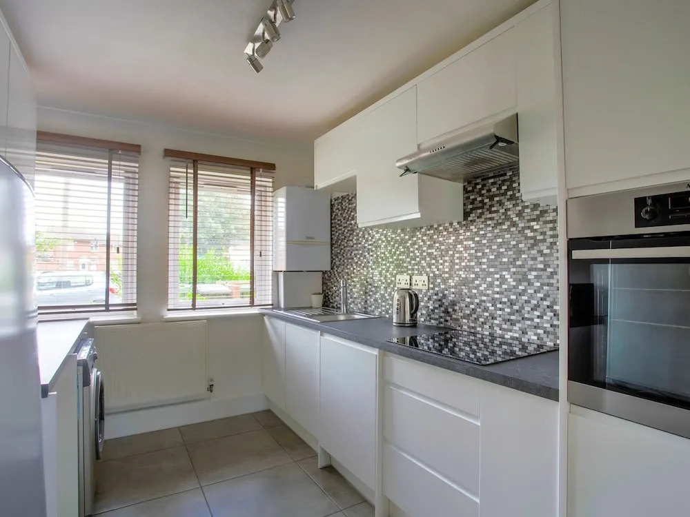 Restful Apartment in London near Westfield Shopping Center