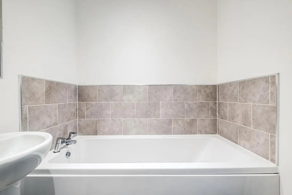 MAEVELA Apartments - Luxurious 2 Bedroom Apartment - Close to 02 Academy Birmingham - L Shape Sofa - FREE PARKING & NETFLIX - City Centre