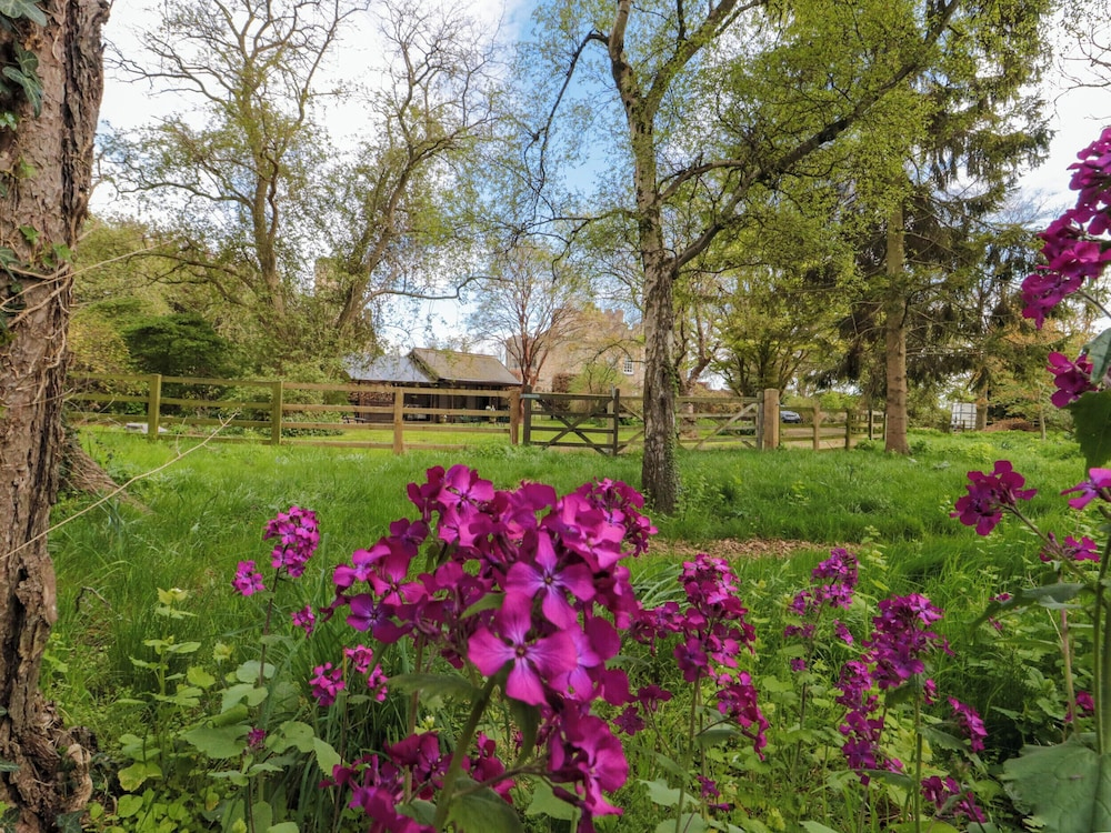 Snape Castle Garden Lodge