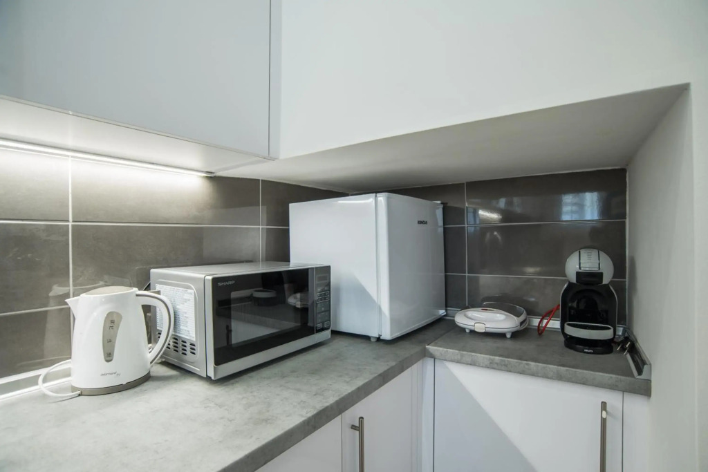 Too Sweet Apartment 1