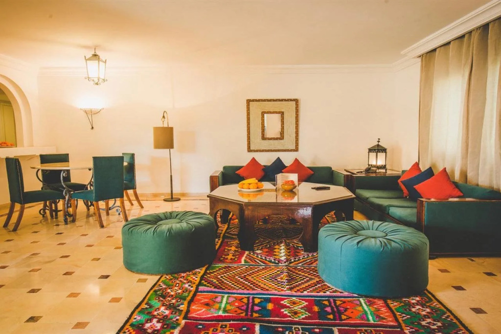Suites Hôtel Les Charmilles & Spa