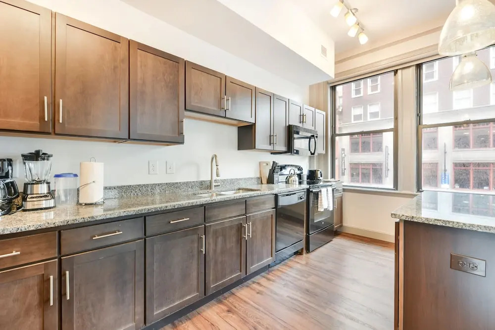 16th St Luxury Rentals